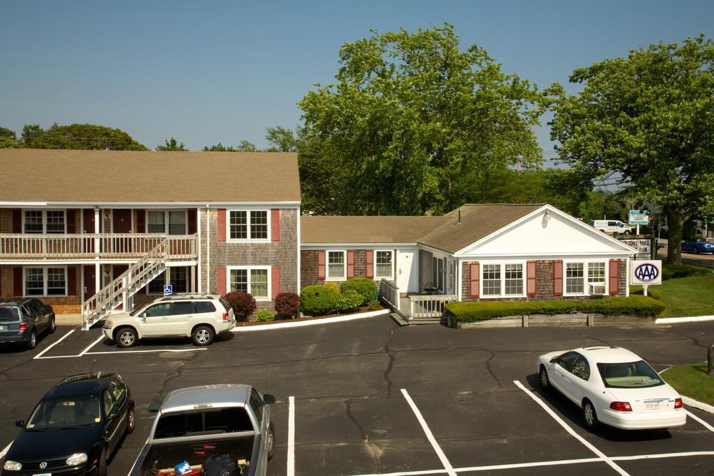 Holiday Hill Inn & Suites Dennisport Exterior photo