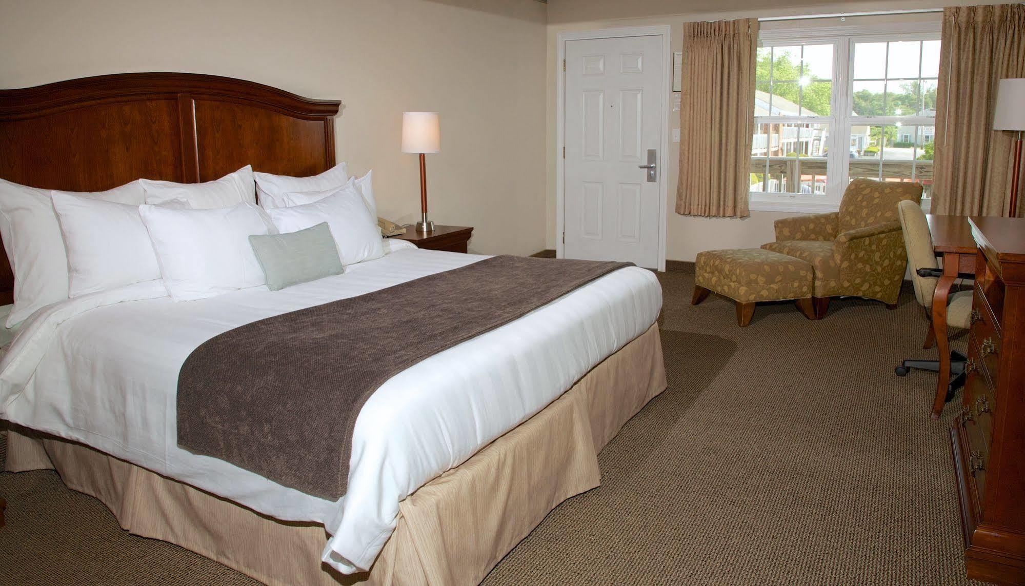 Holiday Hill Inn & Suites Dennisport Exterior photo