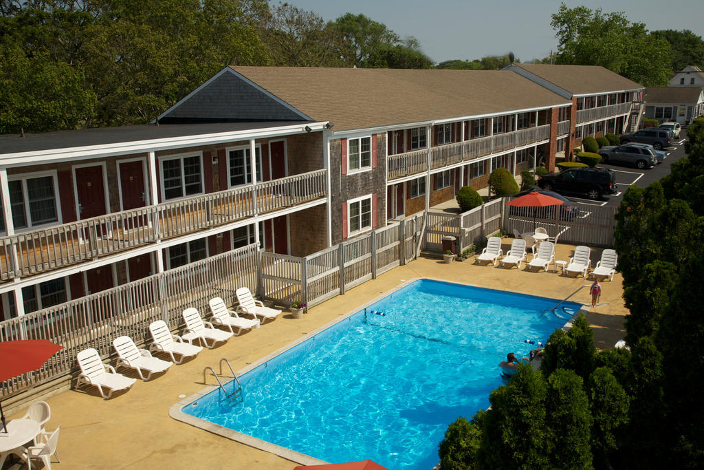 Holiday Hill Inn & Suites Dennisport Exterior photo